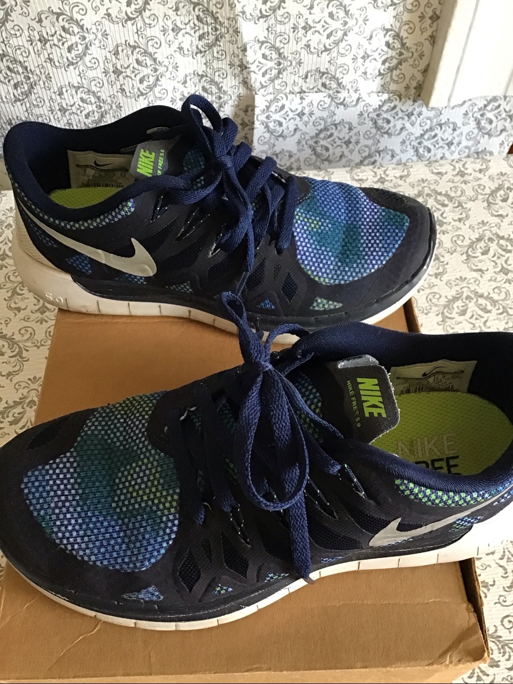 Nike Navy Blue Running Sneakers with Green Accents